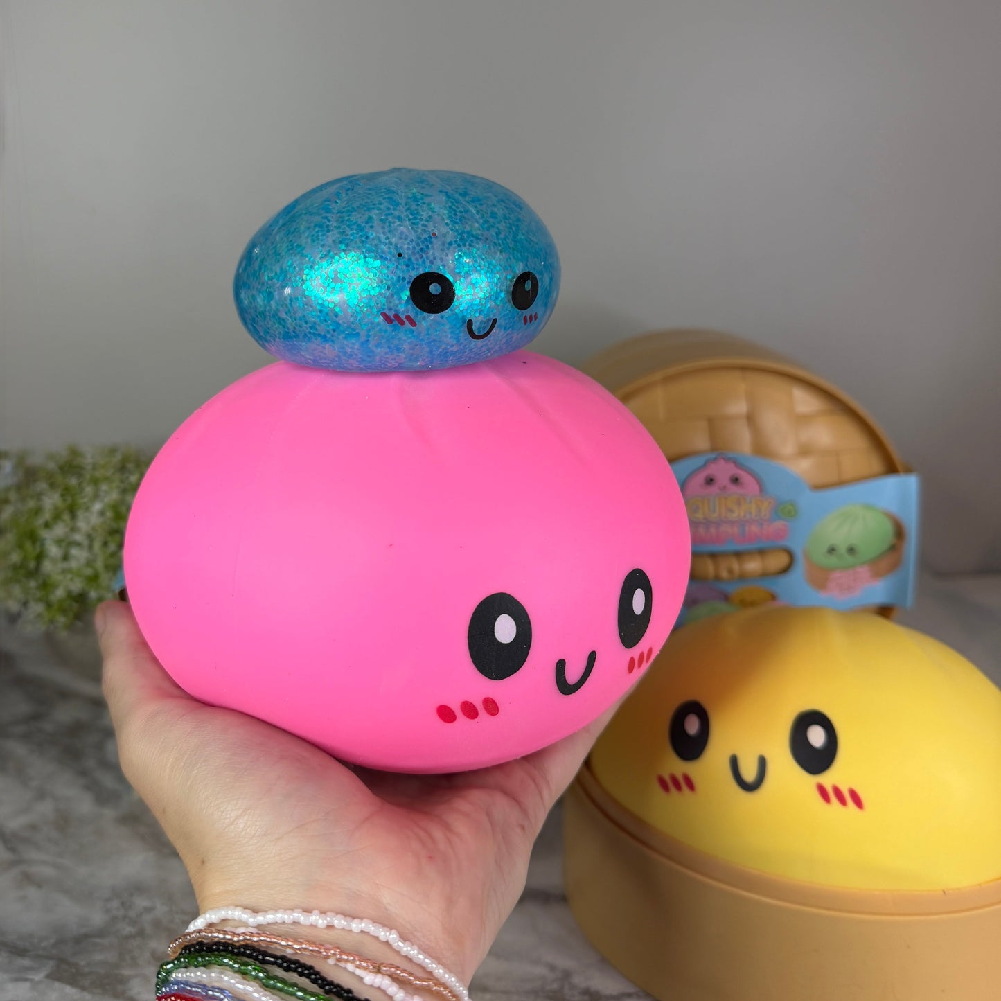 Squishy Toy - XL Jumbo Dumpling, Quick Squeeze Solid